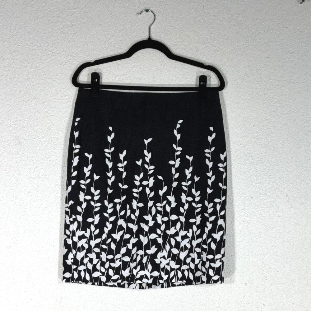 Ann Taylor Black Floral Pencil Skirt - 8 - Leaf Print Cotton Lined Career Preppy